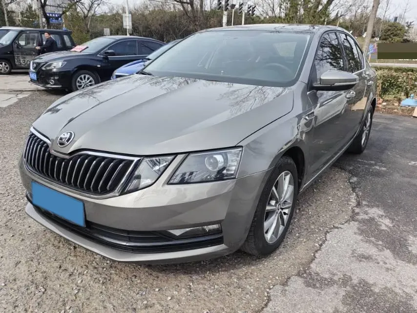 2019 Skoda Octavia 1.5L 116HP L4 6AT,autocango,china used car exporter,china ev exporter,chinese used car exporter,chinese used ev exporter