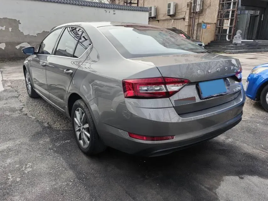 2019 Skoda Octavia 1.5L 116HP L4 6AT,autocango,china used car exporter,china ev exporter,chinese used car exporter,chinese used ev exporter