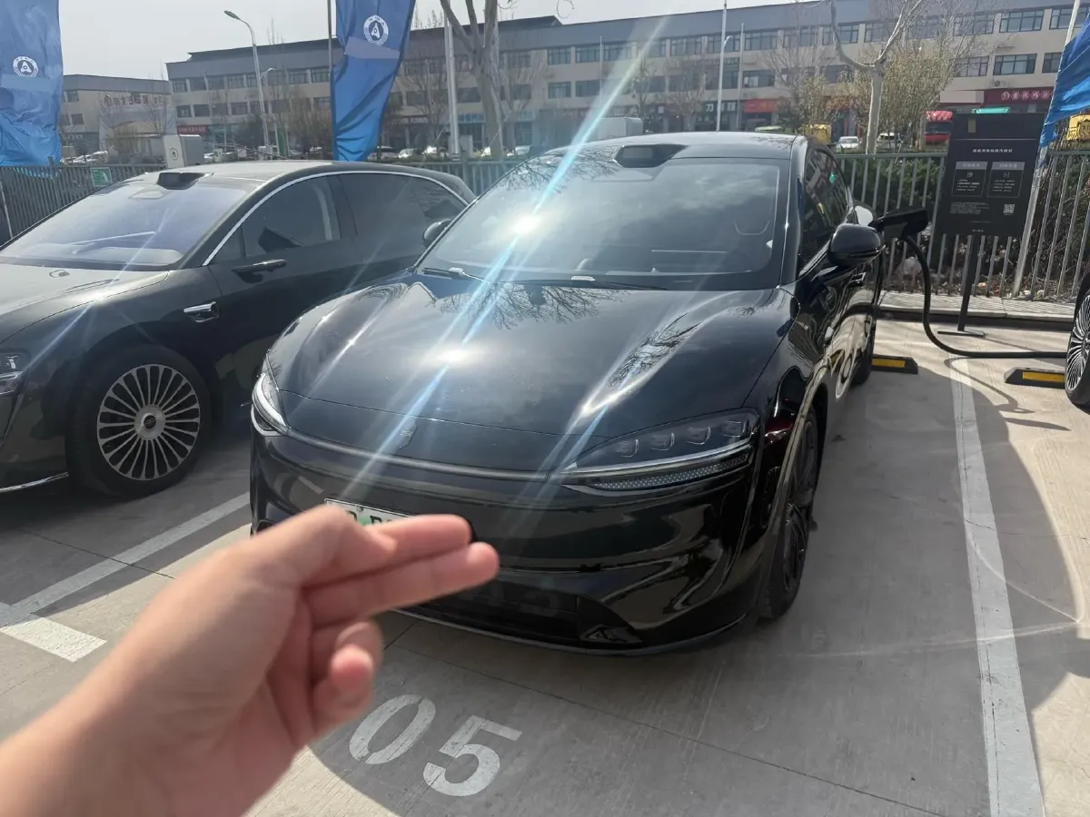 2026 Luxeed R7 BEV,autocango,china used car exporter,china ev exporter,chinese used car exporter,chinese used ev exporter