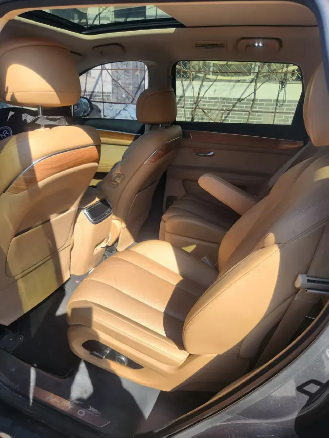 2022 Volvo S60 2.0T 197HP L4 8AT,autocango,china used car exporter,china ev exporter,chinese used car exporter,chinese used ev exporter