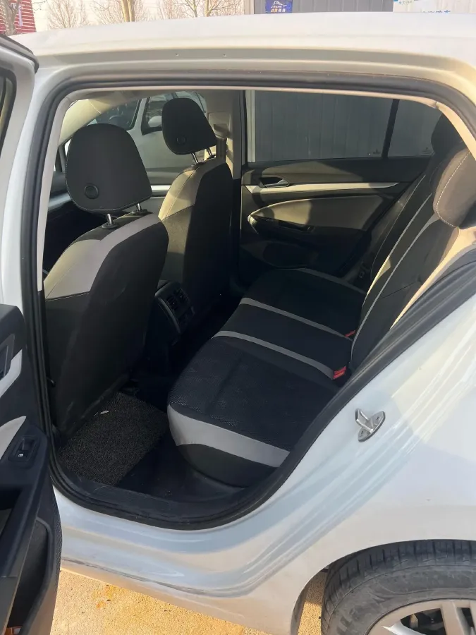 2023 Volkswagen Golf 1.2T 116HP L4 7DCT,autocango,china used car exporter,china ev exporter,chinese used car exporter,chinese used ev exporter