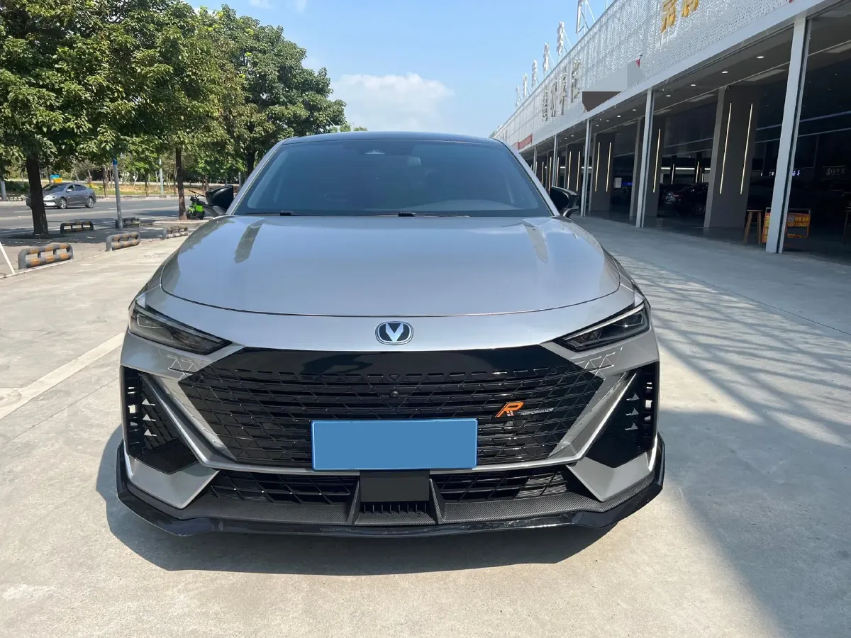 2023 ChangAn UNI-V 1.5T 188HP L4 7DCT,autocango,china used car exporter,china ev exporter,chinese used car exporter,chinese used ev exporter