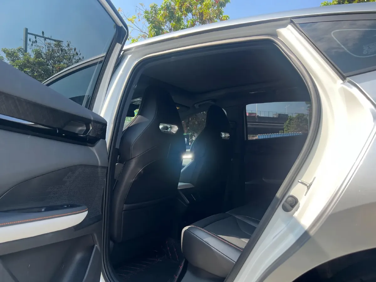 2023 ChangAn UNI-V 1.5T 188HP L4 7DCT,autocango,china used car exporter,china ev exporter,chinese used car exporter,chinese used ev exporter