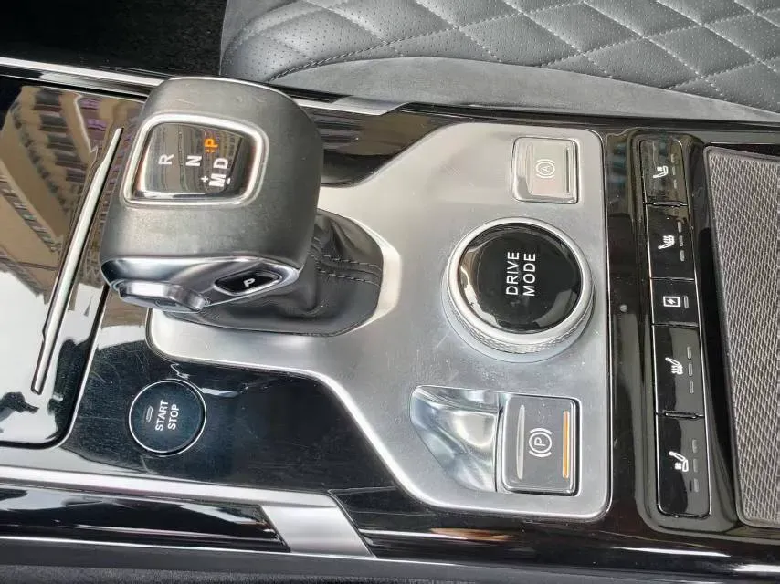 2022 HongQi HS5 2.0T 224HP L4 6AT,autocango,china used car exporter,china ev exporter,chinese used car exporter,chinese used ev exporter