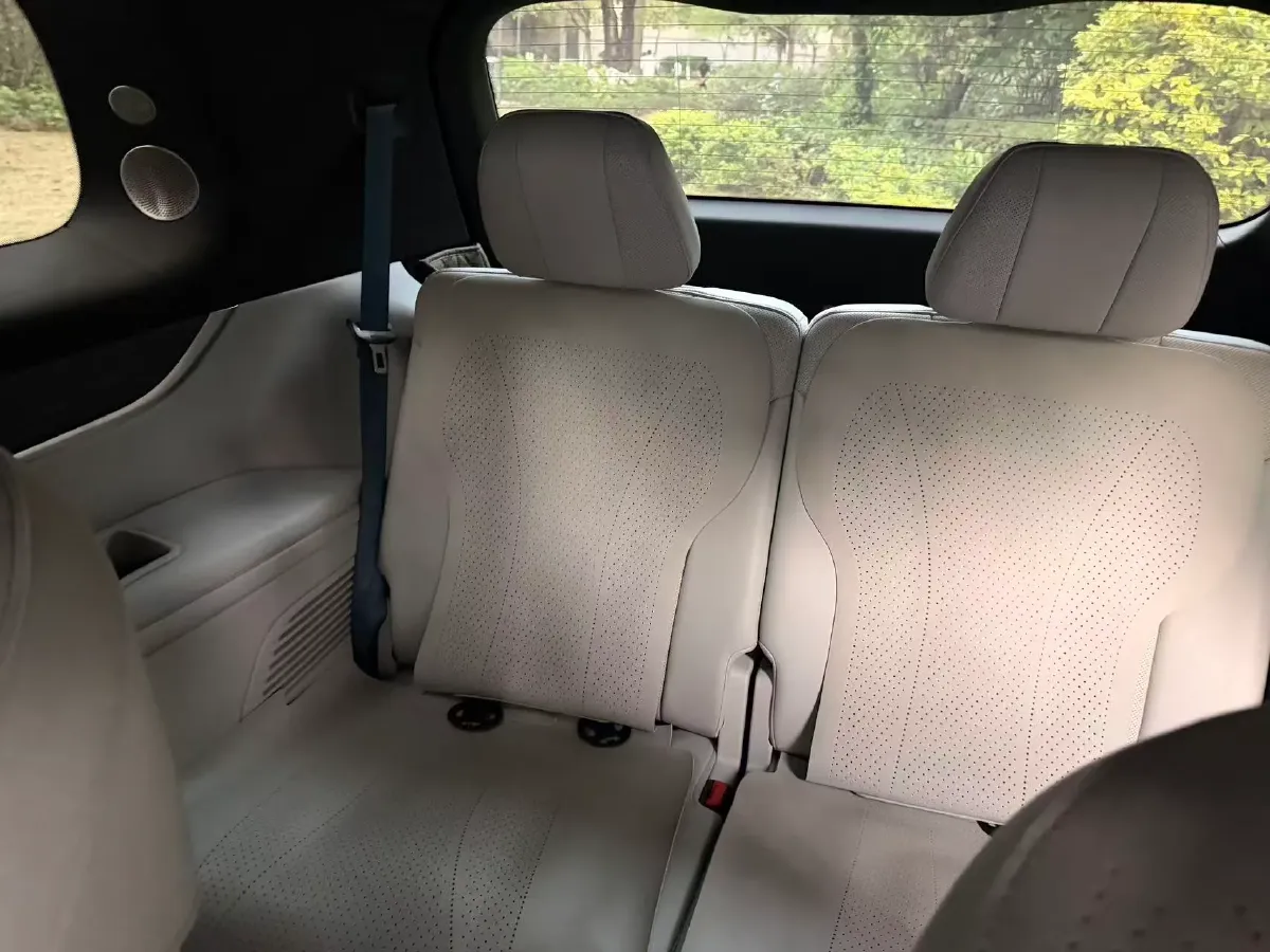 2024 AITO AITO M9 1.5T 152HP L4 REEV 42KWH,autocango,china used car exporter,china ev exporter,chinese used car exporter,chinese used ev exporter