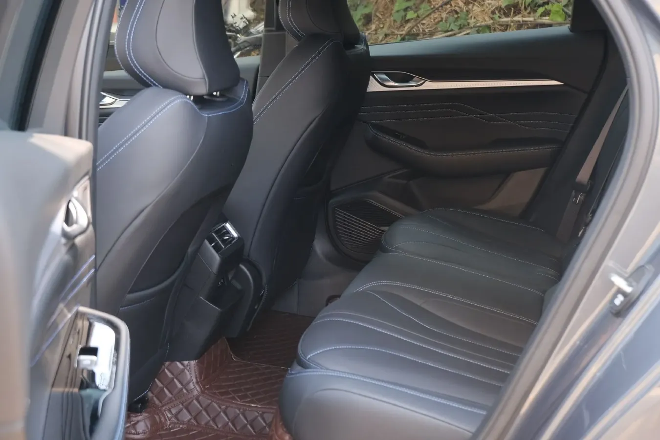 2025 Geely Preface 1.5T 181HP L4 7DCT,autocango,china used car exporter,china ev exporter,chinese used car exporter,chinese used ev exporter