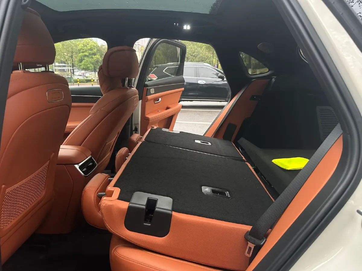 2025 AITO AITO M5 1.5T 152HP L4 REEV 42KWH,autocango,china used car exporter,china ev exporter,chinese used car exporter,chinese used ev exporter