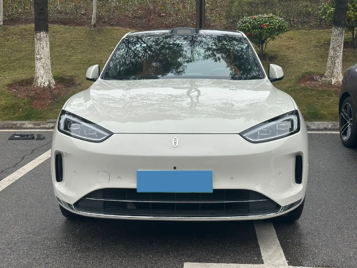 2025 AITO AITO M5 1.5T 152HP L4 REEV 42KWH,autocango,china used car exporter,china ev exporter,chinese used car exporter,chinese used ev exporter