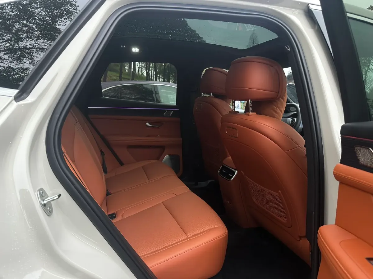 2025 AITO AITO M5 1.5T 152HP L4 REEV 42KWH,autocango,china used car exporter,china ev exporter,chinese used car exporter,chinese used ev exporter