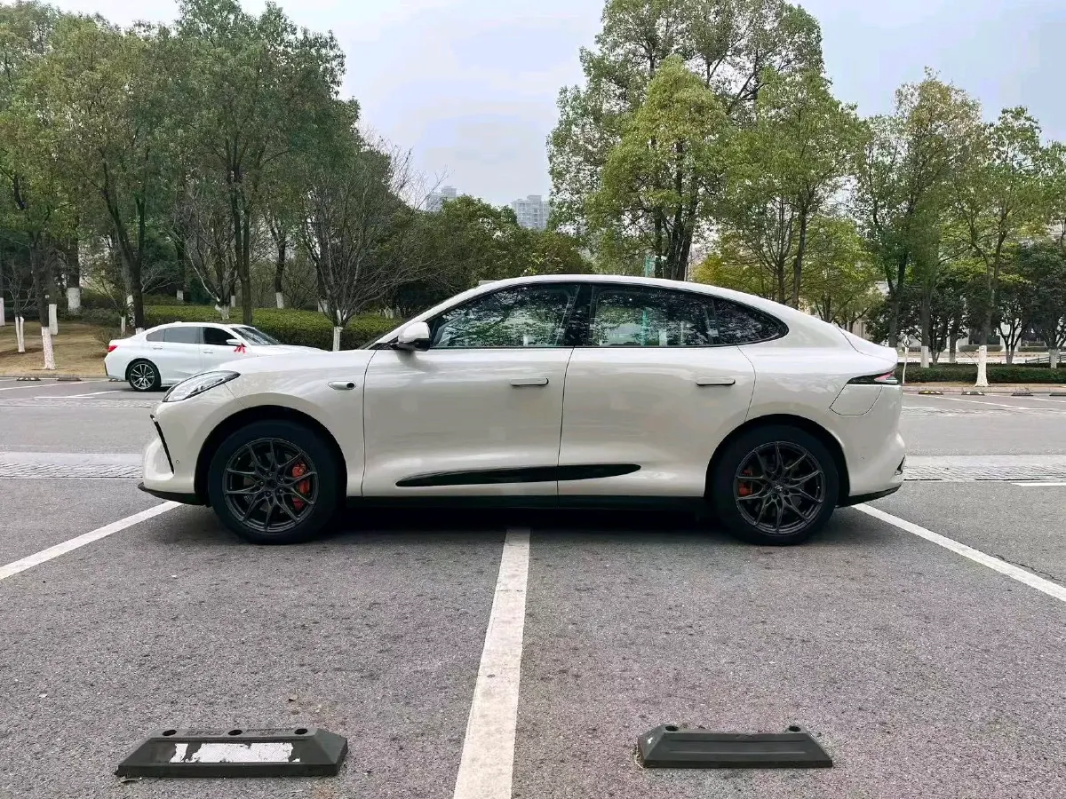 2023 IM LS6 BEV 100KWH,autocango,china used car exporter,china ev exporter,chinese used car exporter,chinese used ev exporter