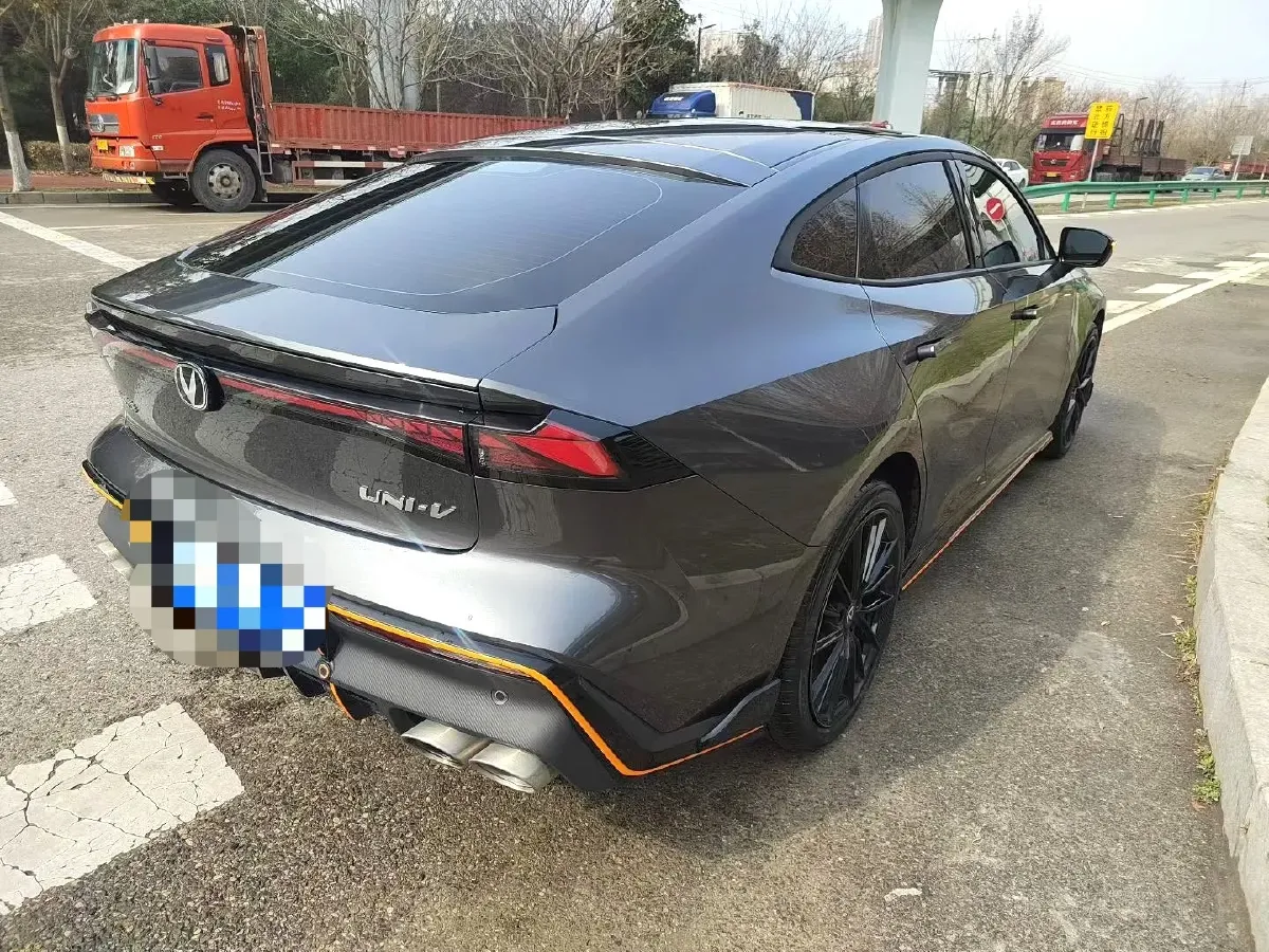 2022 ChangAn UNI-V 1.5T 188HP L4 7DCT,autocango,china used car exporter,china ev exporter,chinese used car exporter,chinese used ev exporter