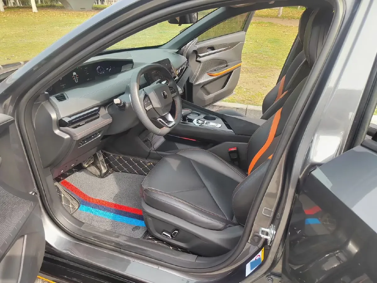 2022 ChangAn UNI-V 1.5T 188HP L4 7DCT,autocango,china used car exporter,china ev exporter,chinese used car exporter,chinese used ev exporter