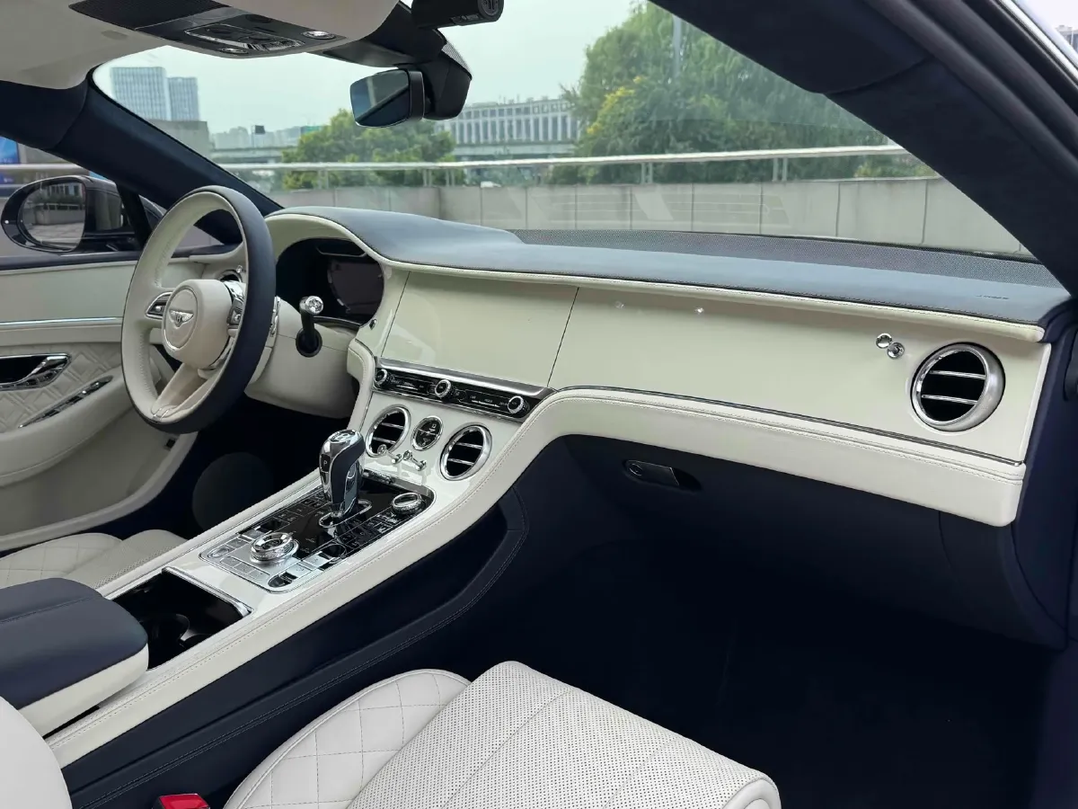 2020 Bentley Continental 4.0T 549HP V8 8DCT,autocango,china used car exporter,china ev exporter,chinese used car exporter,chinese used ev exporter