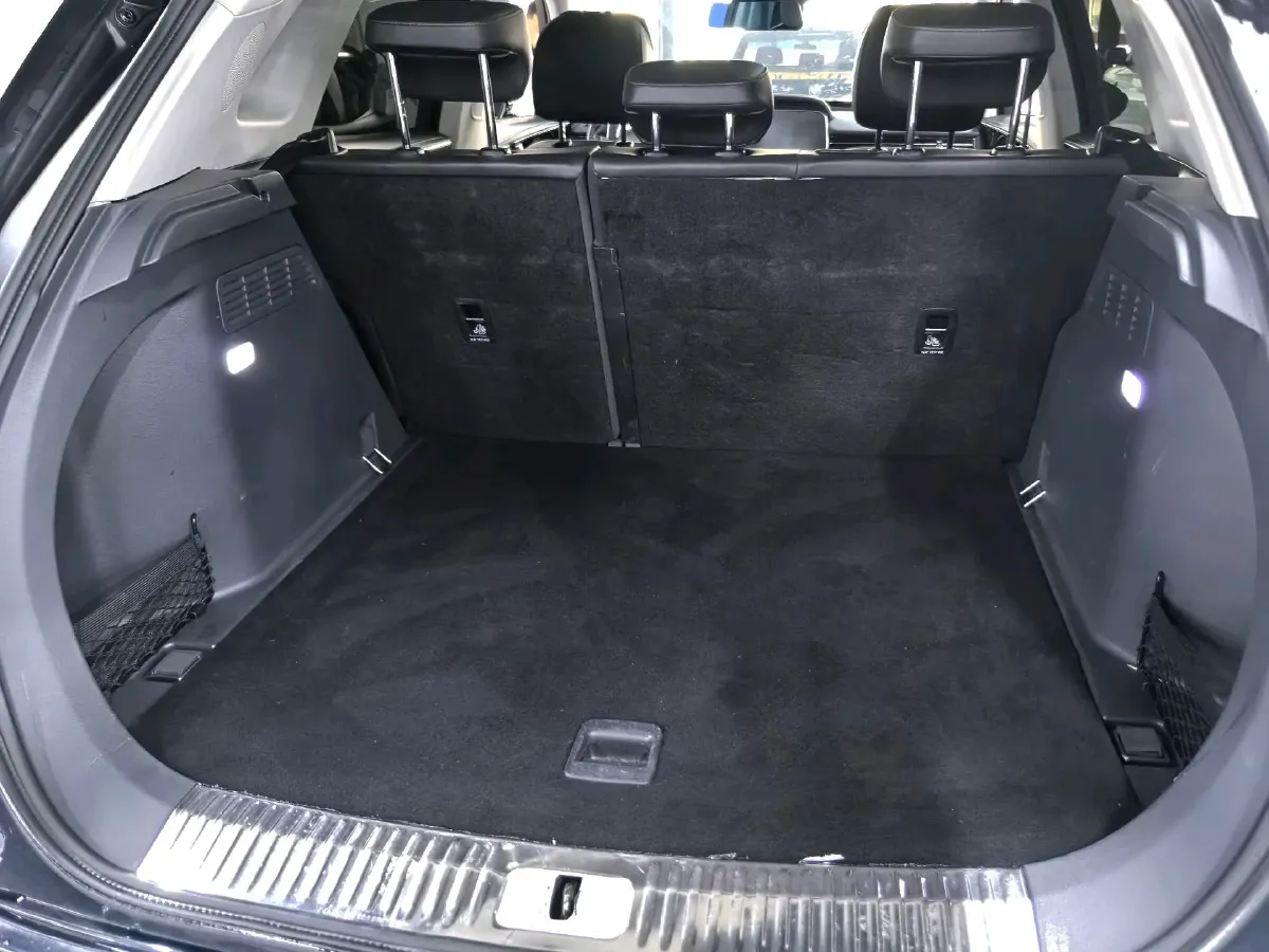 2019 HongQi HS5 2.0T 224HP L4 6AT,autocango,china used car exporter,china ev exporter,chinese used car exporter,chinese used ev exporter