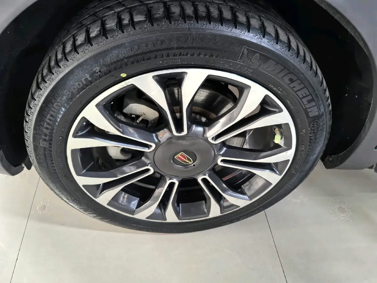 2019 HongQi HS5 2.0T 224HP L4 6AT,autocango,china used car exporter,china ev exporter,chinese used car exporter,chinese used ev exporter