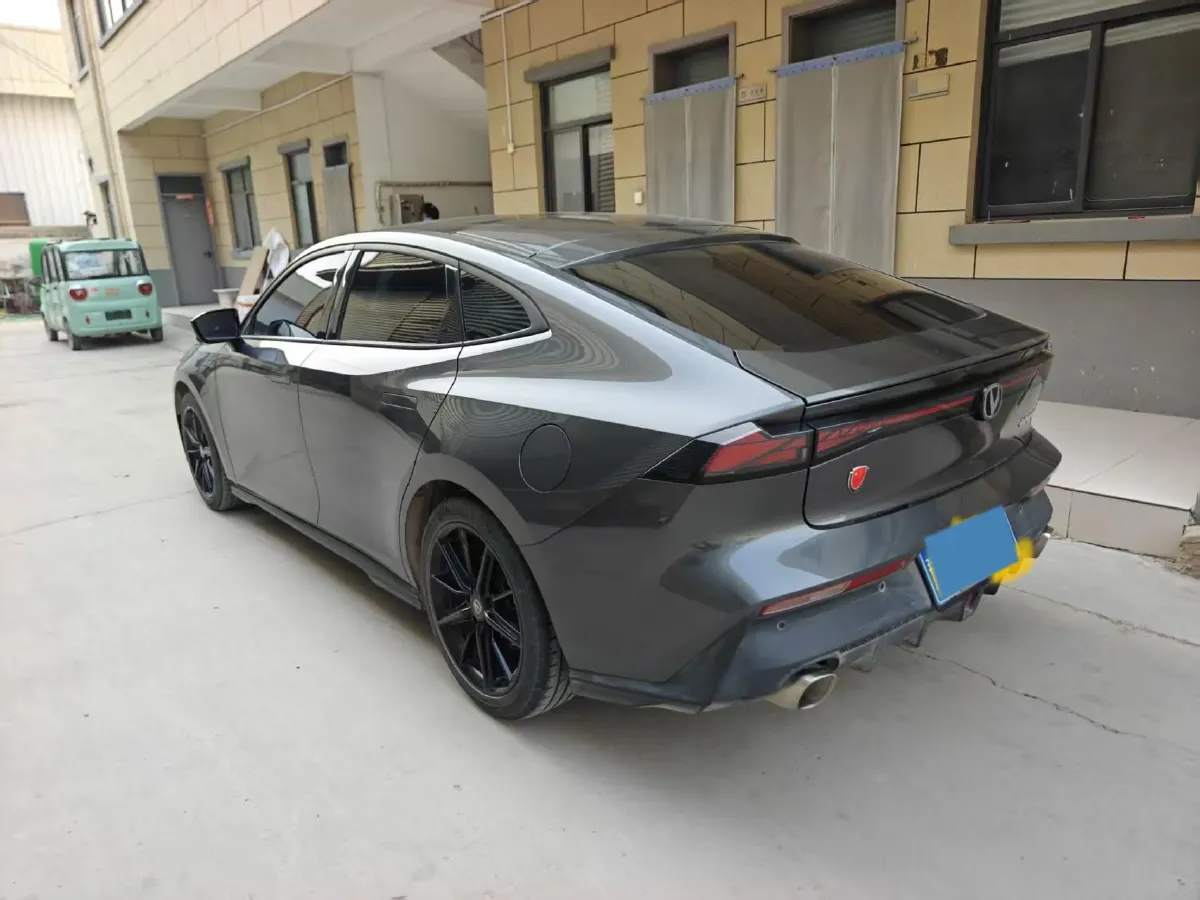 2022 ChangAn UNI-V 1.5T 188HP L4 7DCT,autocango,china used car exporter,china ev exporter,chinese used car exporter,chinese used ev exporter