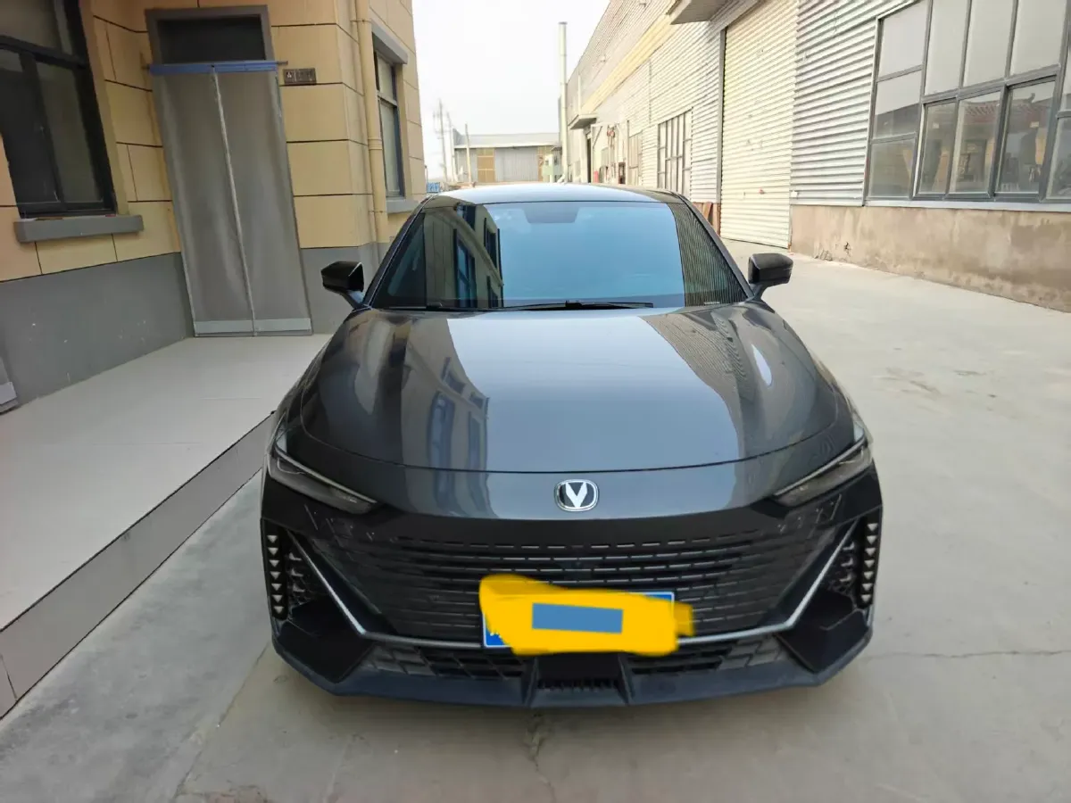 2022 ChangAn UNI-V 1.5T 188HP L4 7DCT,autocango,china used car exporter,china ev exporter,chinese used car exporter,chinese used ev exporter