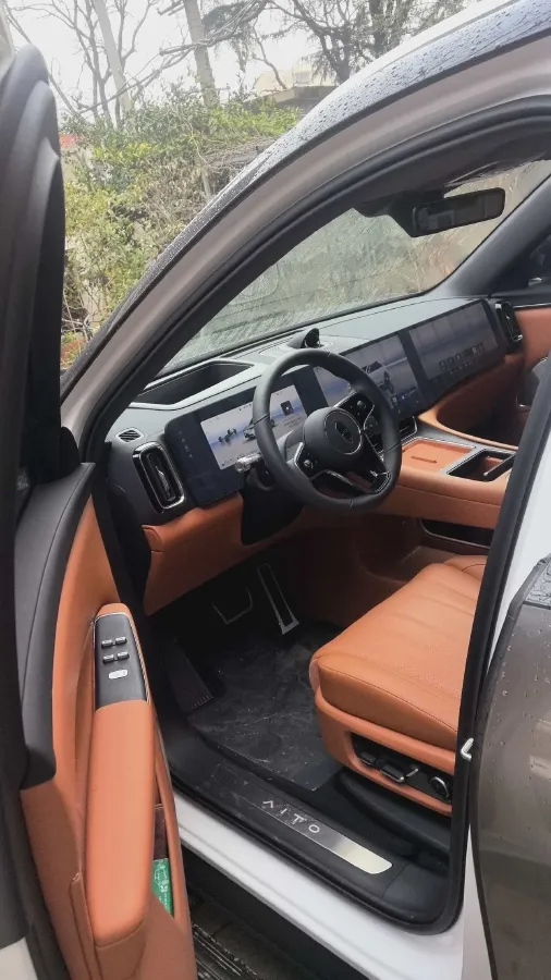 2025 AITO AITO M8 REEV 160HP REEV 53.4KWH,autocango,china used car exporter,china ev exporter,chinese used car exporter,chinese used ev exporter