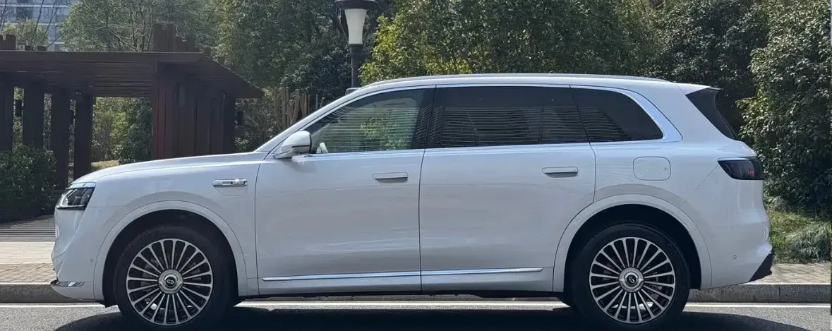 2025 AITO AITO M8 REEV 160HP REEV 53.4KWH,autocango,china used car exporter,china ev exporter,chinese used car exporter,chinese used ev exporter