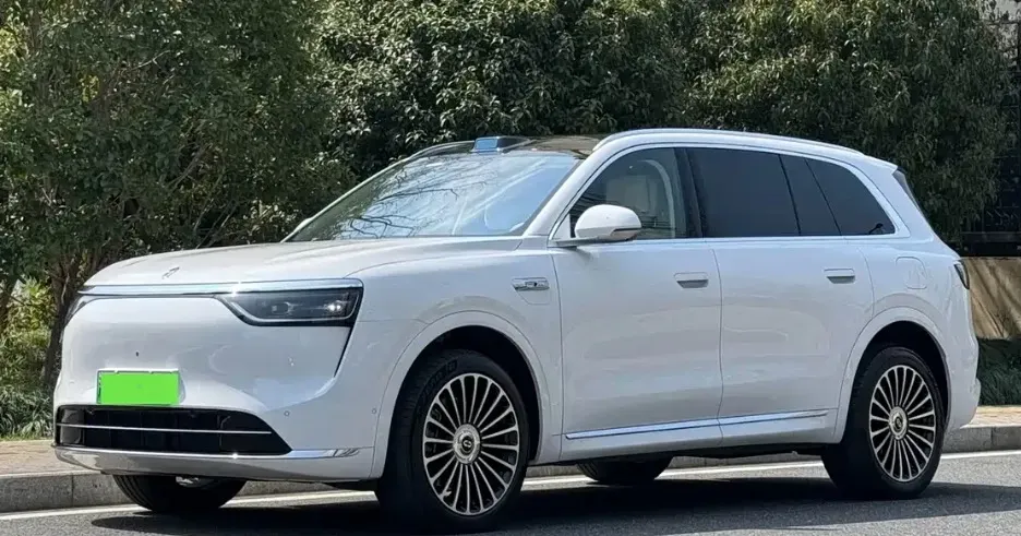 2025 AITO AITO M8 REEV 160HP REEV 53.4KWH,autocango,china used car exporter,china ev exporter,chinese used car exporter,chinese used ev exporter