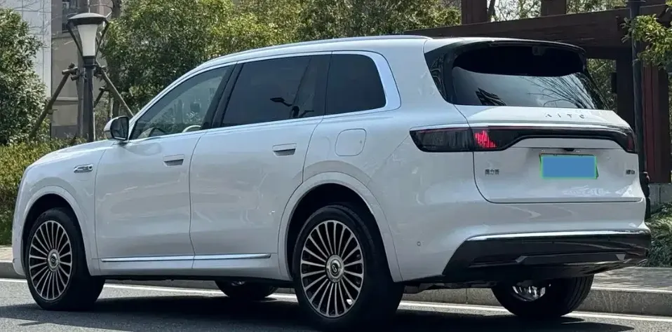 2025 AITO AITO M8 REEV 160HP REEV 53.4KWH,autocango,china used car exporter,china ev exporter,chinese used car exporter,chinese used ev exporter