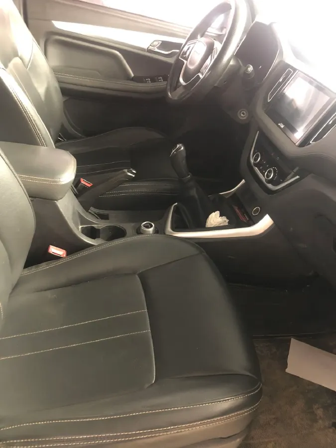 2020 Isuzu RE-MAX Jim 2.4T 211HP L4 5MT,autocango,china used car exporter,china ev exporter,chinese used car exporter,chinese used ev exporter