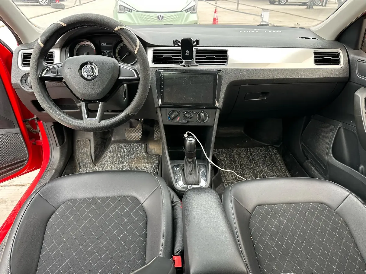 2018 Skoda Rapid Spaceback 1.6L 110HP L4 6AT,autocango,china used car exporter,china ev exporter,chinese used car exporter,chinese used ev exporter