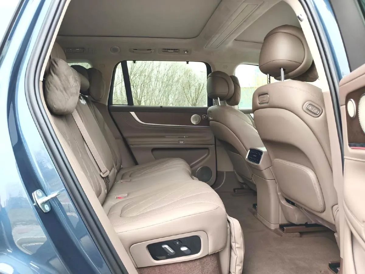 2024 AITO AITO M9 1.5T 152HP L4 REEV 52KWH,autocango,china used car exporter,china ev exporter,chinese used car exporter,chinese used ev exporter