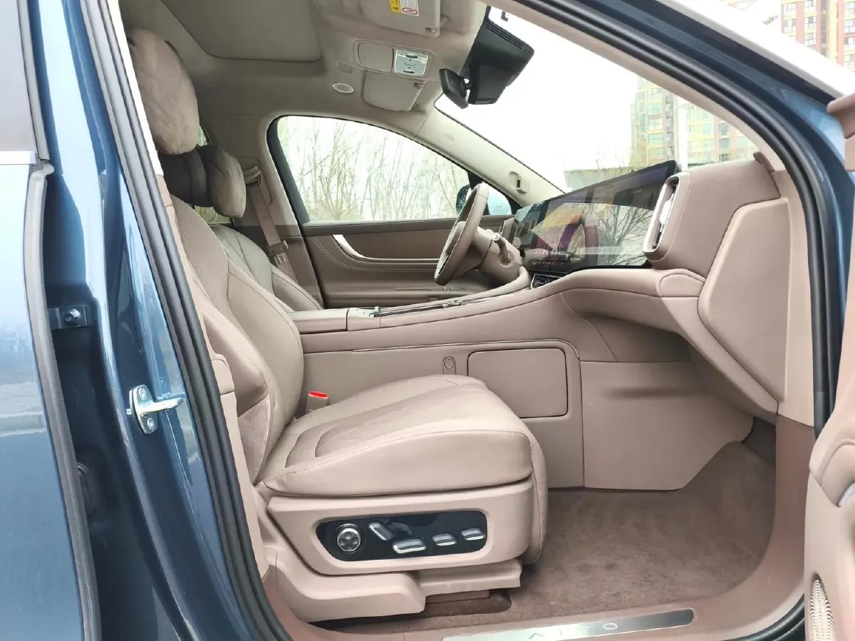 2024 AITO AITO M9 1.5T 152HP L4 REEV 52KWH,autocango,china used car exporter,china ev exporter,chinese used car exporter,chinese used ev exporter