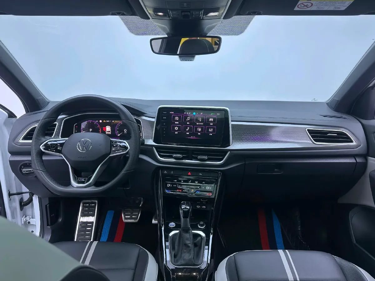 2023 Volkswagen T-Roc 1.5T 160HP L4 7DCT,autocango,china used car exporter,china ev exporter,chinese used car exporter,chinese used ev exporter