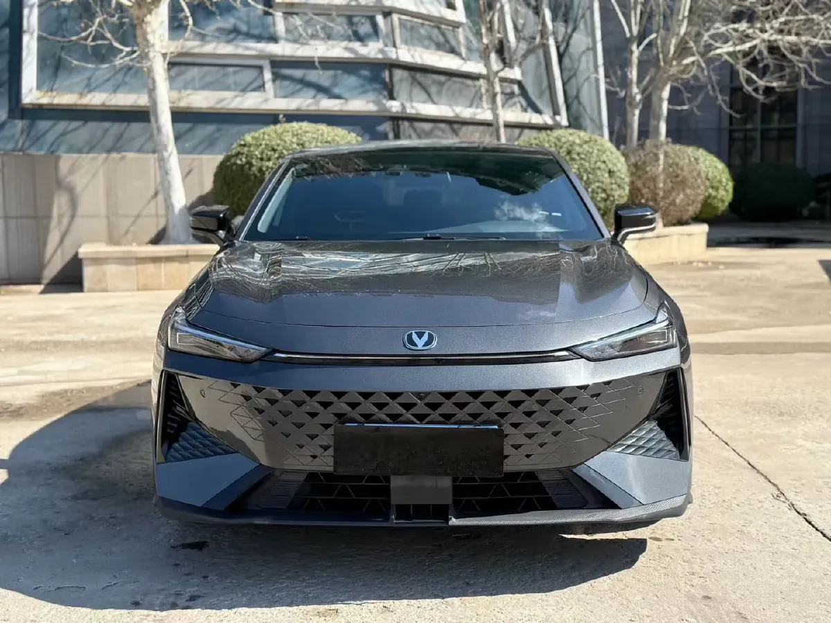 2023 ChangAn UNI-V 1.5T 188HP L4 7DCT,autocango,china used car exporter,china ev exporter,chinese used car exporter,chinese used ev exporter