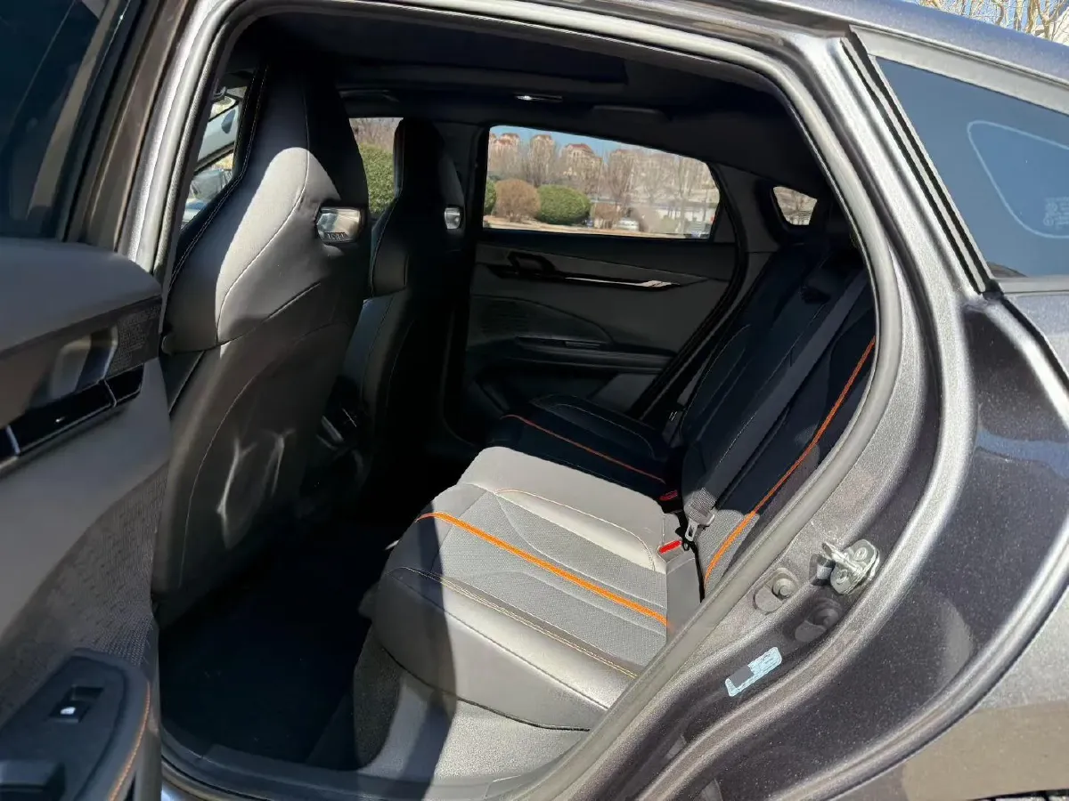 2023 ChangAn UNI-V 1.5T 188HP L4 7DCT,autocango,china used car exporter,china ev exporter,chinese used car exporter,chinese used ev exporter