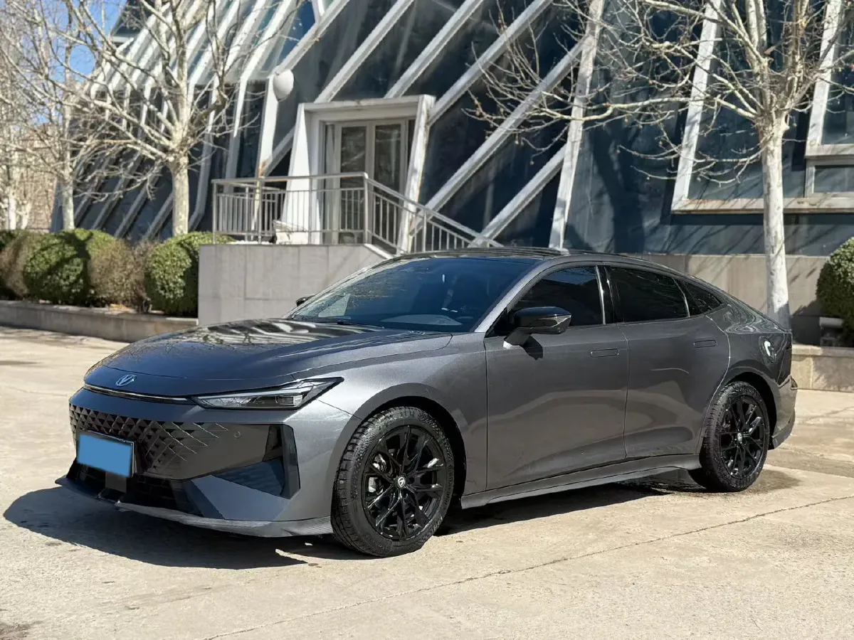 2023 ChangAn UNI-V 1.5T 188HP L4 7DCT,autocango,china used car exporter,china ev exporter,chinese used car exporter,chinese used ev exporter