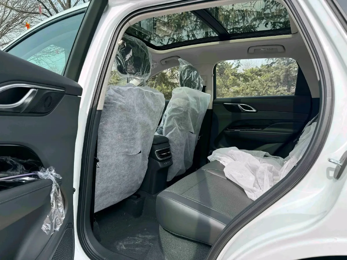 2025 HongQi HS3 1.5T 150HP L4 1DHT PHEV,autocango,china used car exporter,china ev exporter,chinese used car exporter,chinese used ev exporter