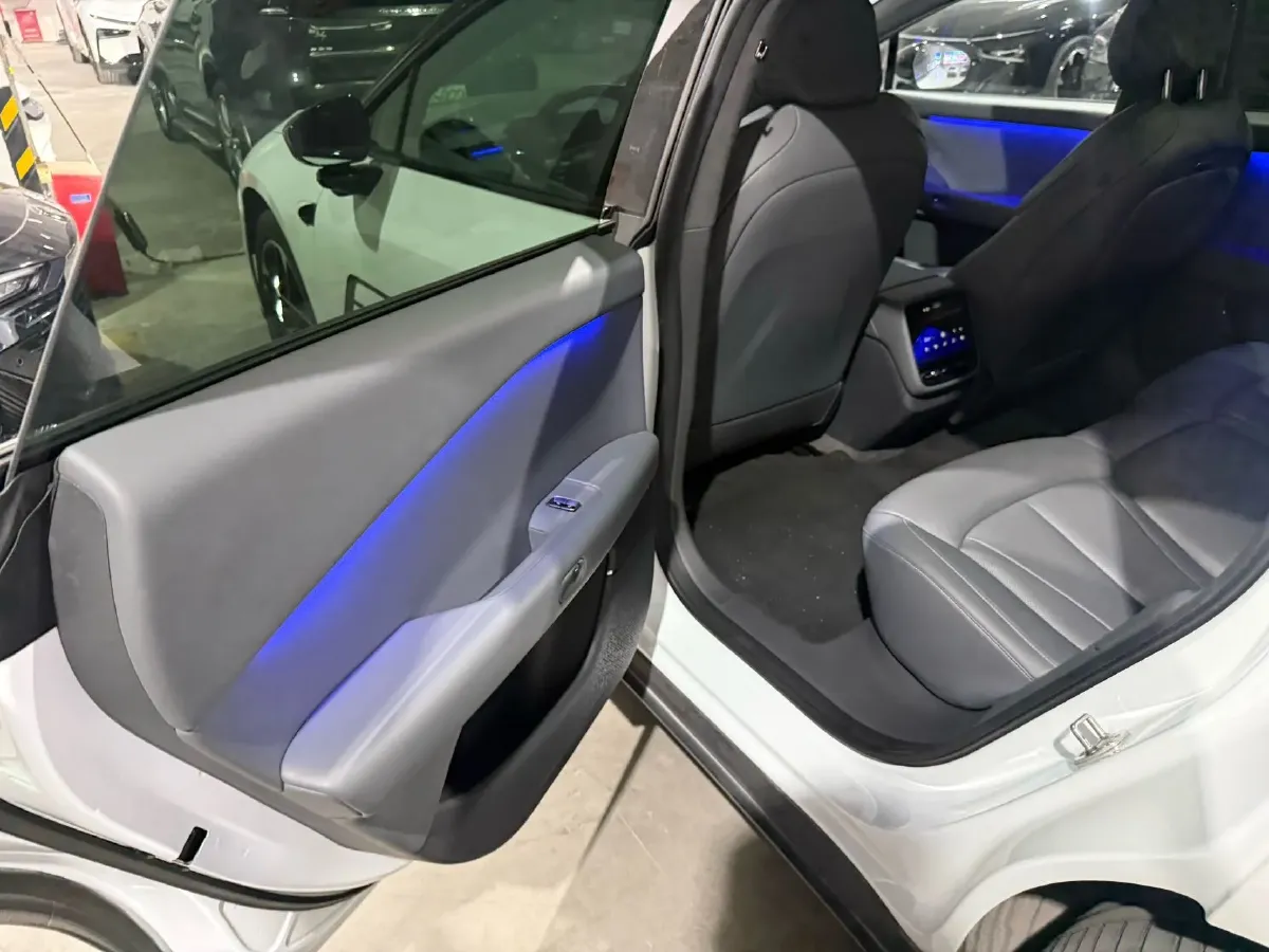 2024 Xpeng P7+ BEV 60.7KWH,autocango,china used car exporter,china ev exporter,chinese used car exporter,chinese used ev exporter