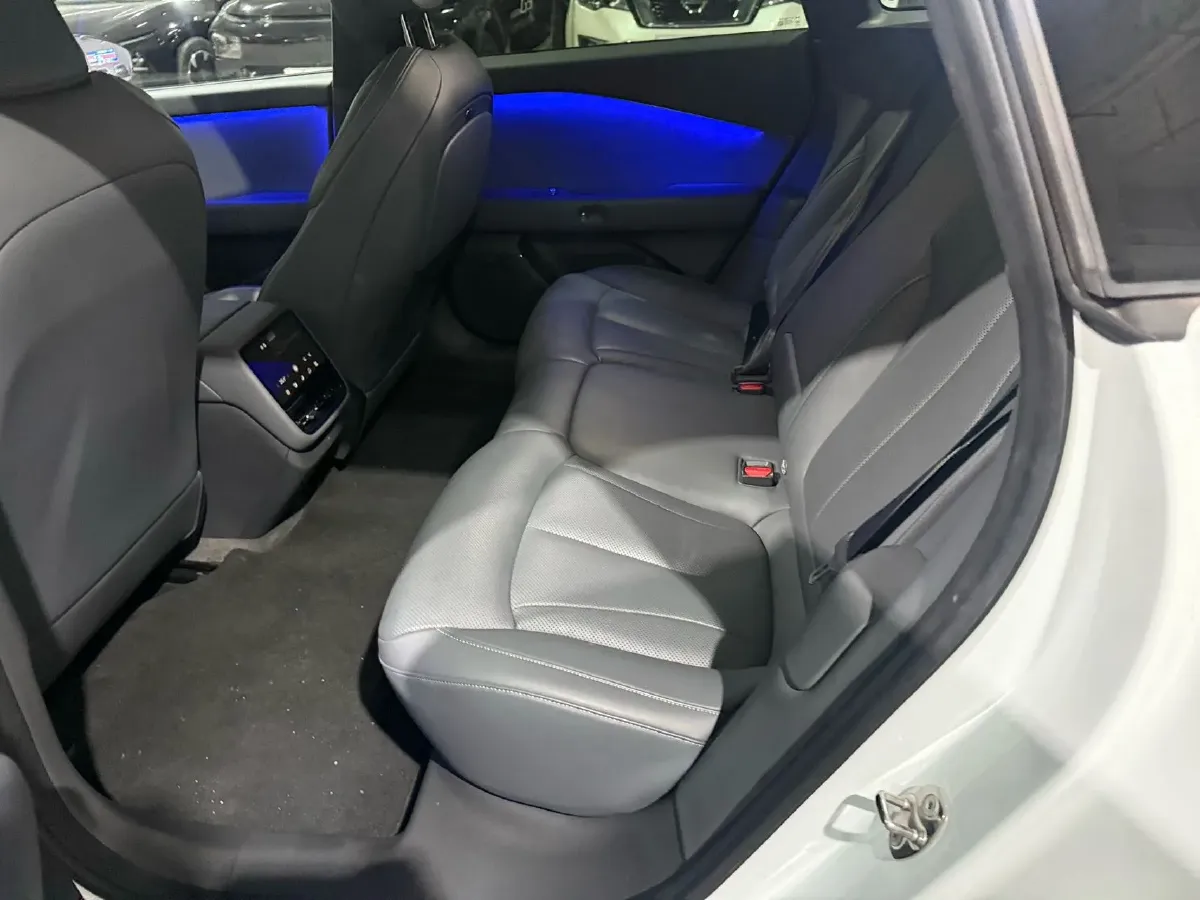 2024 Xpeng P7+ BEV 60.7KWH,autocango,china used car exporter,china ev exporter,chinese used car exporter,chinese used ev exporter