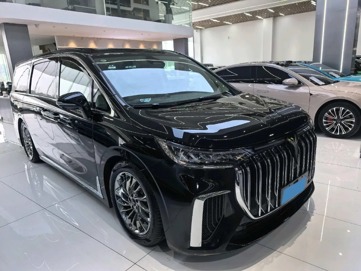 2024 Voyah Dream 1.5T 150HP L4 PHEV 43KWH,autocango,china used car exporter,china ev exporter,chinese used car exporter,chinese used ev exporter