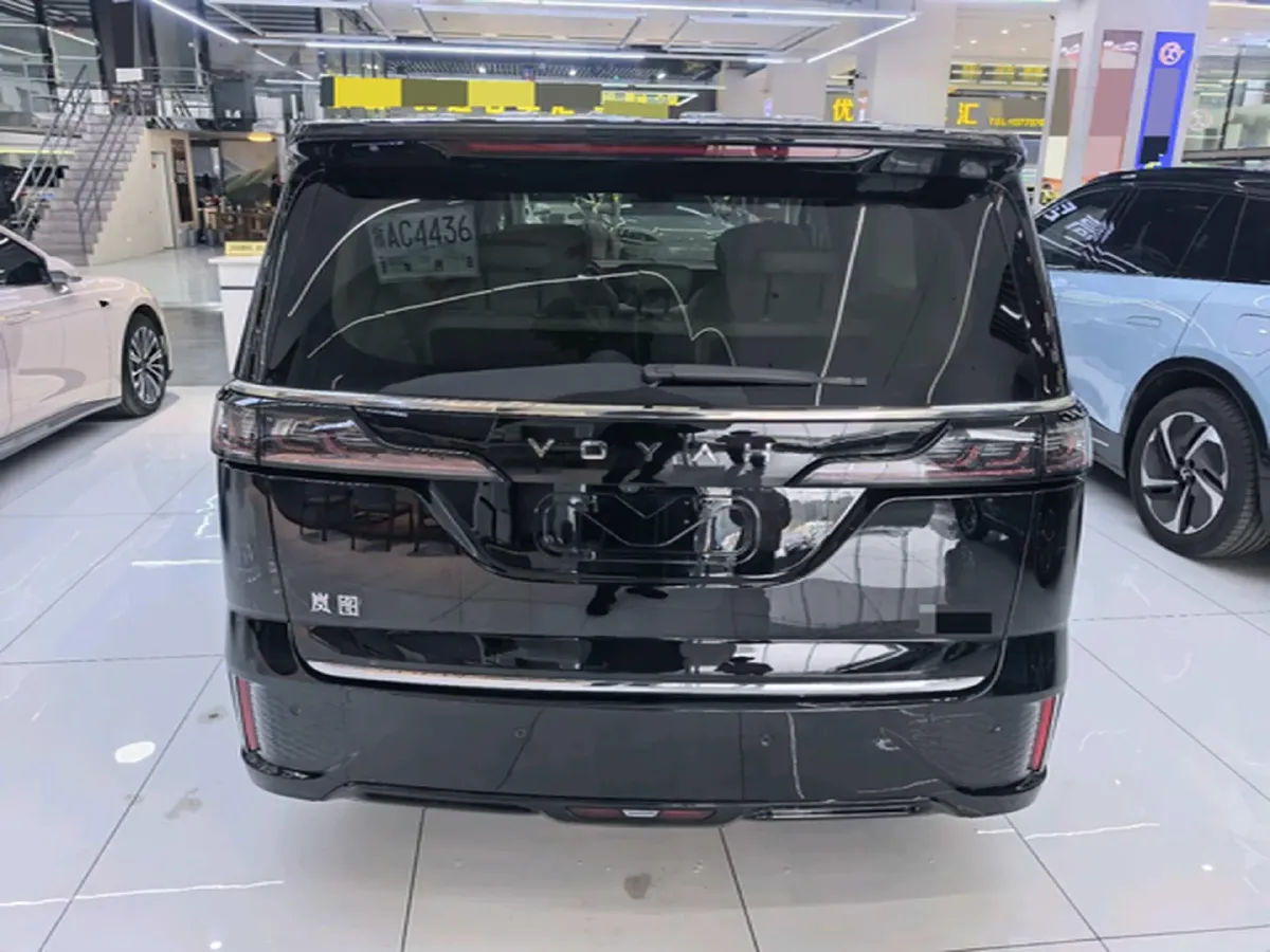2024 Voyah Dream 1.5T 150HP L4 PHEV 43KWH,autocango,china used car exporter,china ev exporter,chinese used car exporter,chinese used ev exporter