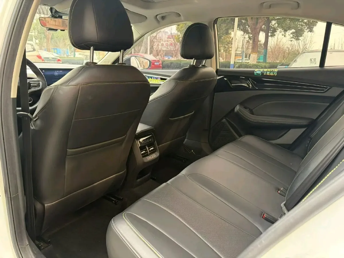 2021 Roewe i5 1.5L 120HP L4 CVT,autocango,china used car exporter,china ev exporter,chinese used car exporter,chinese used ev exporter