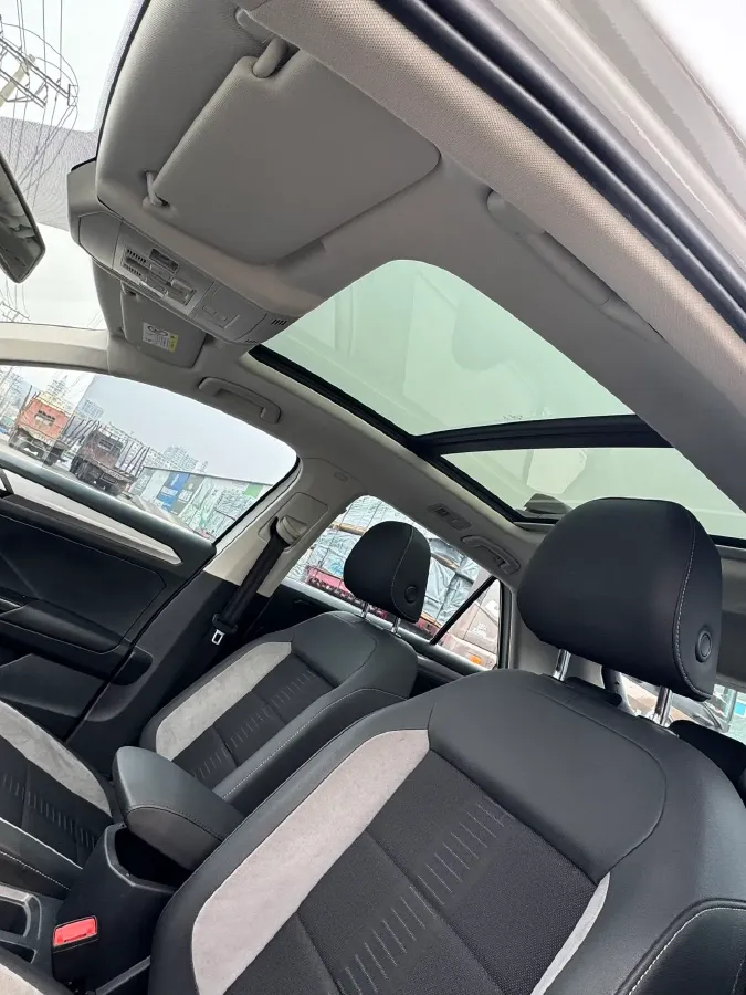 2022 Volkswagen T-Roc 1.4T 150HP L4 7DCT,autocango,china used car exporter,china ev exporter,chinese used car exporter,chinese used ev exporter