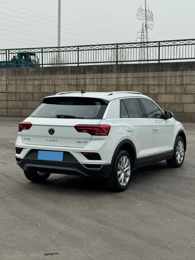 2022 Volkswagen T-Roc 1.4T 150HP L4 7DCT,autocango,china used car exporter,china ev exporter,chinese used car exporter,chinese used ev exporter