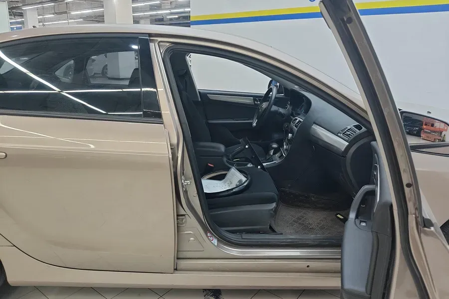 2017 Brilliance Auto H530 1.6L 118HP L4 5AT,autocango,china used car exporter,china ev exporter,chinese used car exporter,chinese used ev exporter