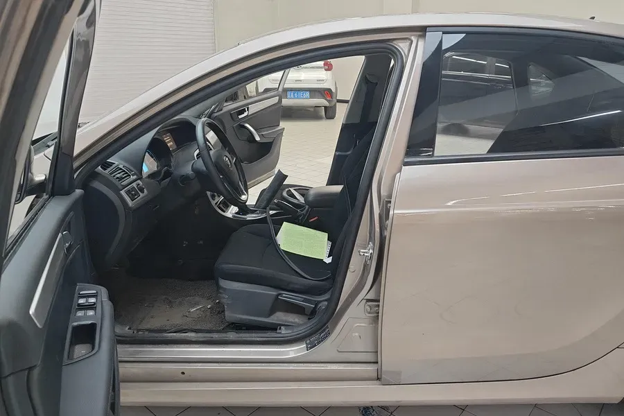 2017 Brilliance Auto H530 1.6L 118HP L4 5AT,autocango,china used car exporter,china ev exporter,chinese used car exporter,chinese used ev exporter