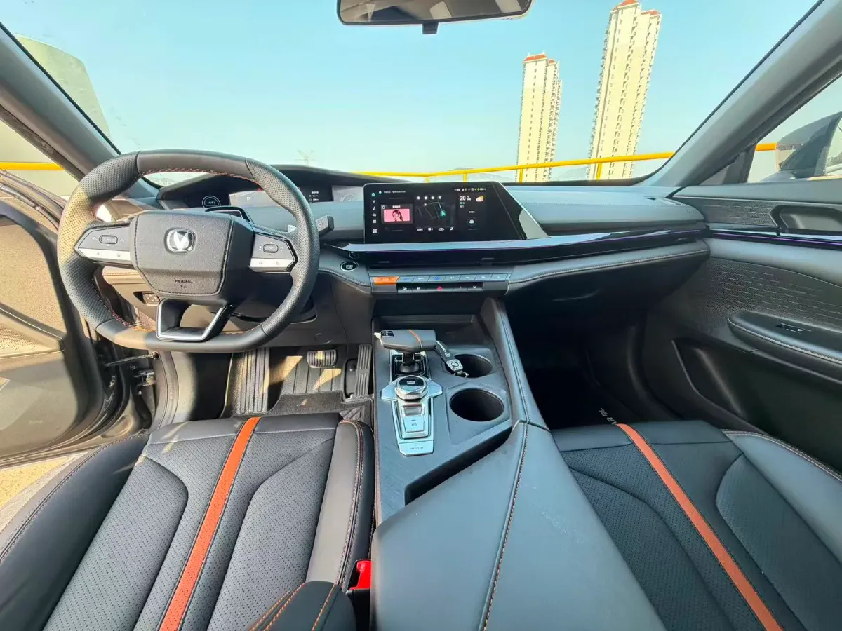 2024 ChangAn UNI-V 1.5T 188HP L4 7DCT,autocango,china used car exporter,china ev exporter,chinese used car exporter,chinese used ev exporter