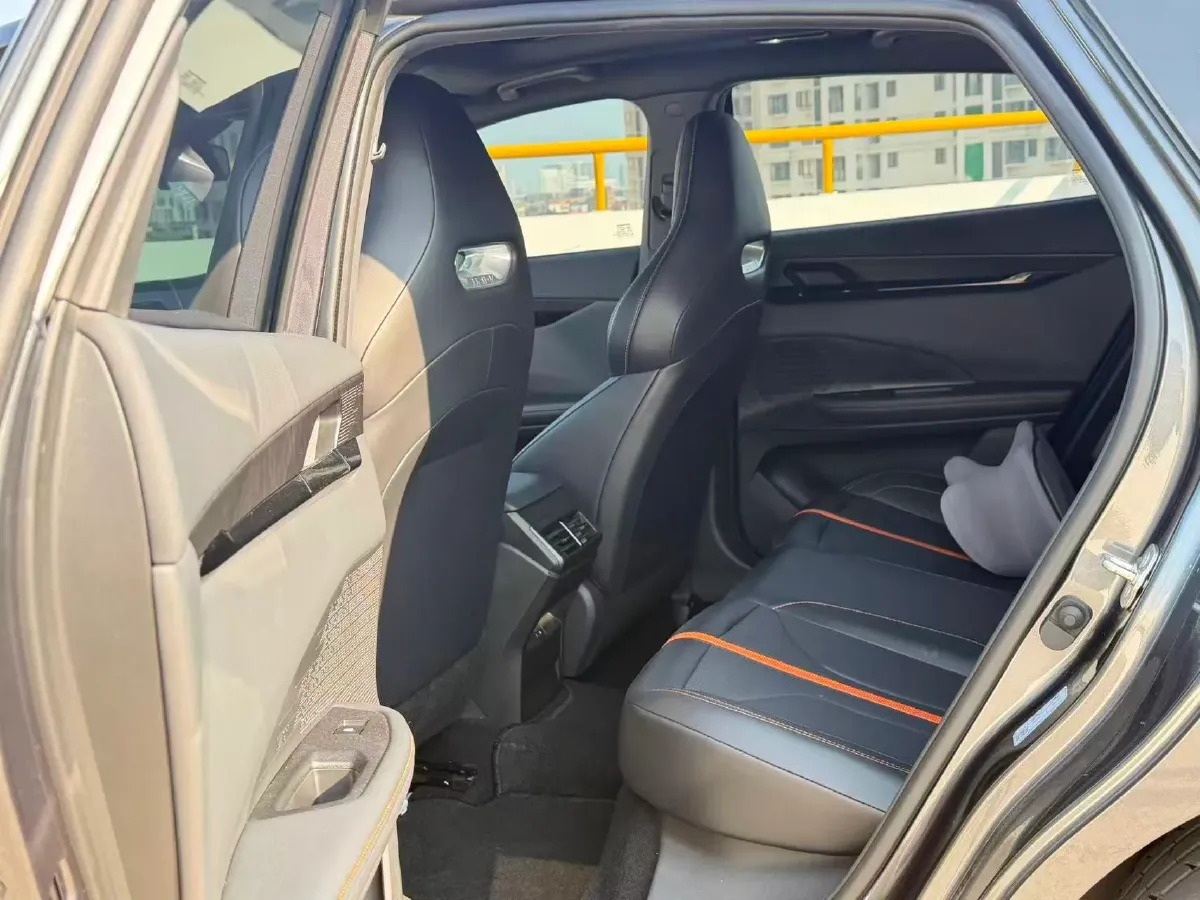 2024 ChangAn UNI-V 1.5T 188HP L4 7DCT,autocango,china used car exporter,china ev exporter,chinese used car exporter,chinese used ev exporter