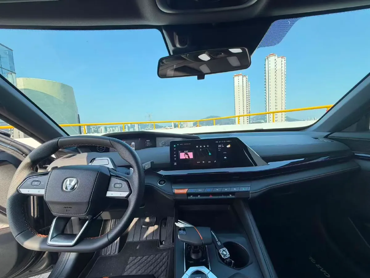 2024 ChangAn UNI-V 1.5T 188HP L4 7DCT,autocango,china used car exporter,china ev exporter,chinese used car exporter,chinese used ev exporter