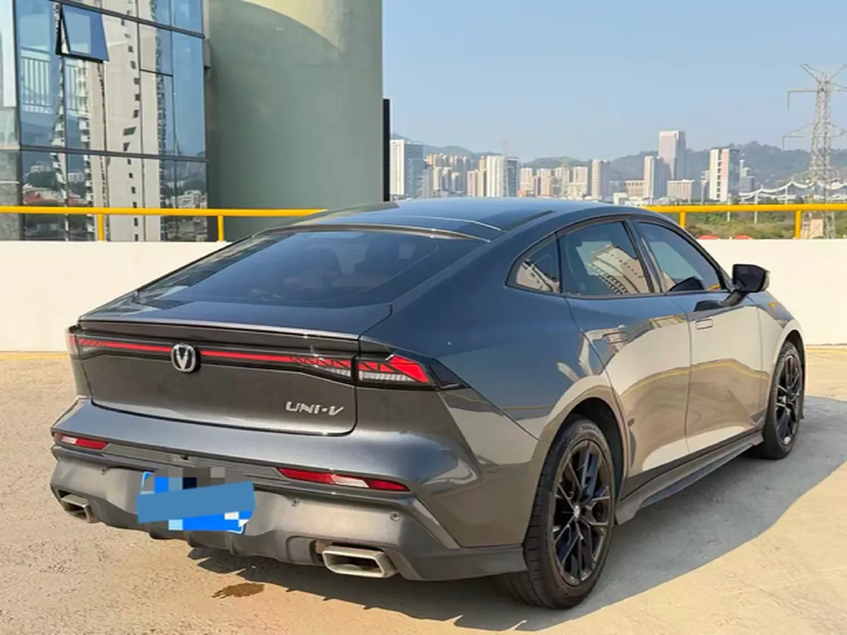 2024 ChangAn UNI-V 1.5T 188HP L4 7DCT,autocango,china used car exporter,china ev exporter,chinese used car exporter,chinese used ev exporter