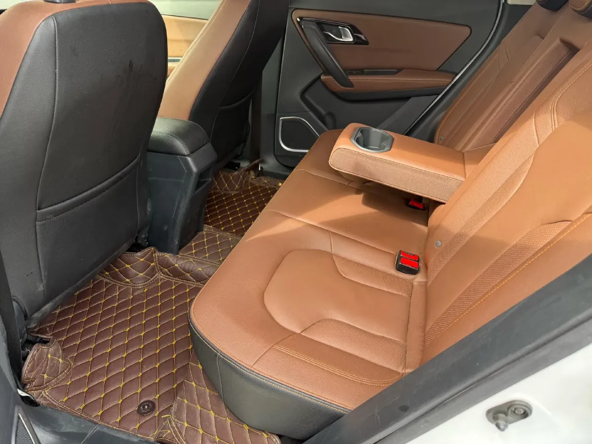 2017 FAW Senia R7 1.6L 116HP L4 5MT,autocango,china used car exporter,china ev exporter,chinese used car exporter,chinese used ev exporter