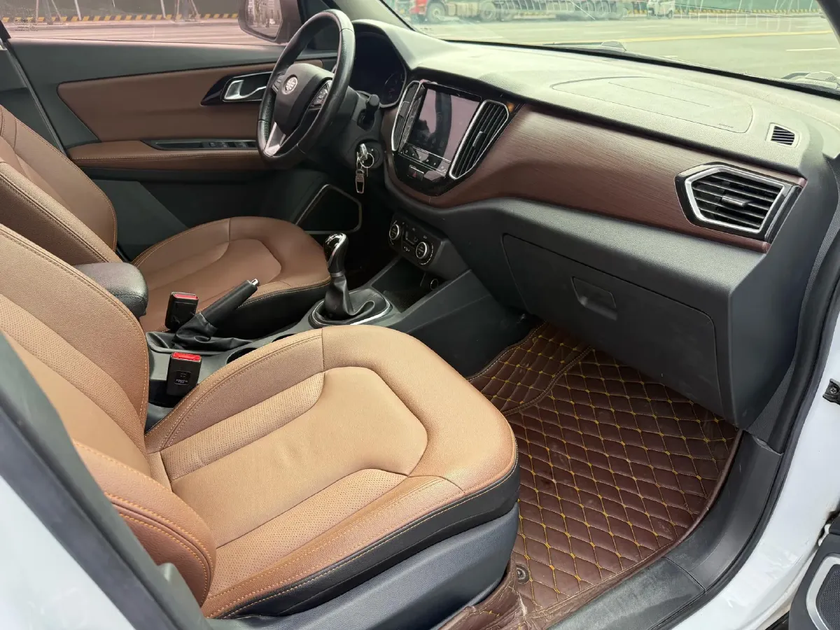 2017 FAW Senia R7 1.6L 116HP L4 5MT,autocango,china used car exporter,china ev exporter,chinese used car exporter,chinese used ev exporter