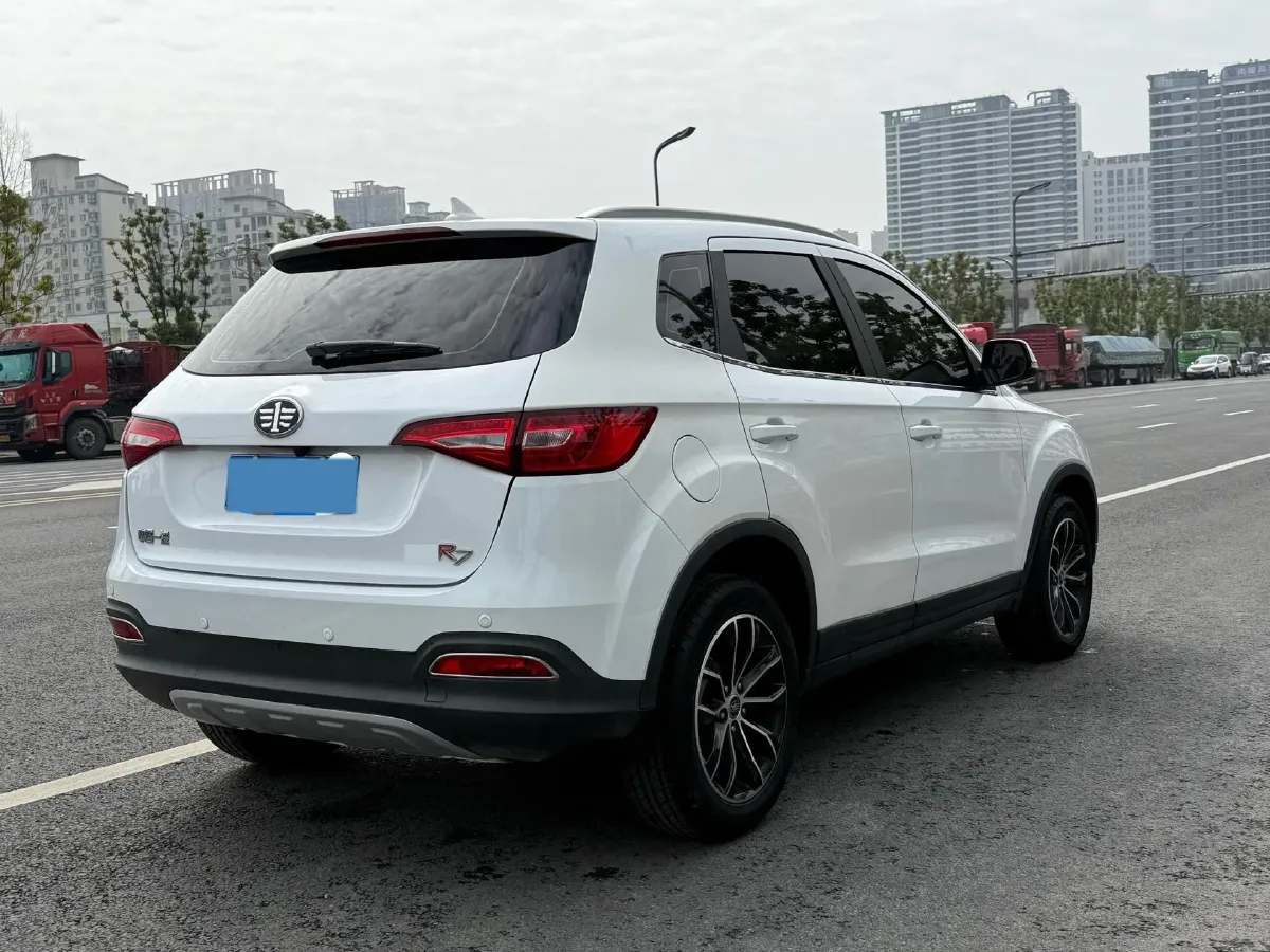 2017 FAW Senia R7 1.6L 116HP L4 5MT,autocango,china used car exporter,china ev exporter,chinese used car exporter,chinese used ev exporter